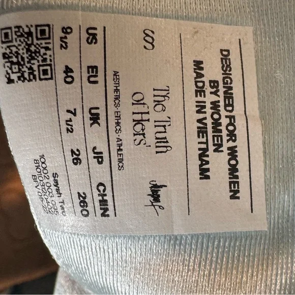 Women's White Leather Sneakers with Floral Ribbon Laces - Picture 3 of 6